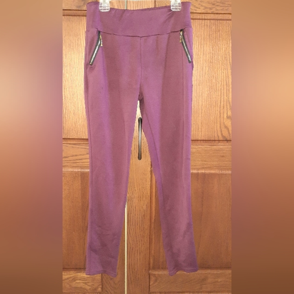 Yado Women Garnet Leggings